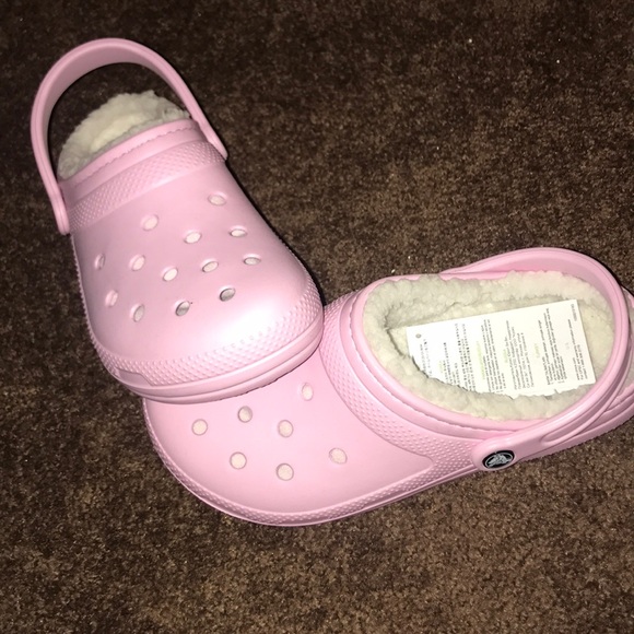 womens ugg fuzzy slippers